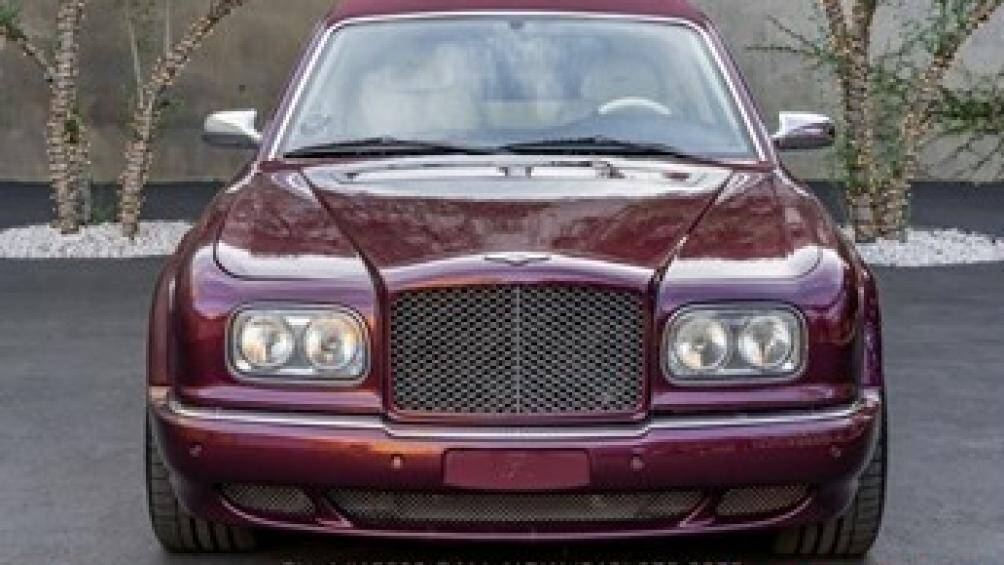 Chiếc xe siêu đặc biệt Bentley Arnage Limousine này được hãng độ tạo ra cho các nhà sưu tập hay các khách sạn dùng làm xe đón các VIP