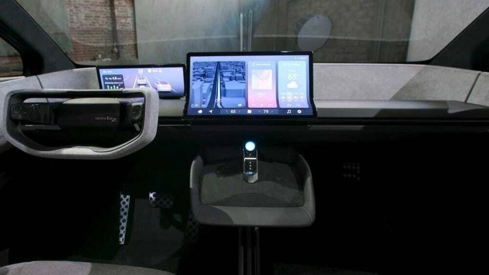 Bên trong Toyota bZ Compact SUV là không gian nội thất 5 chỗ ngồi với những chất liệu tái chế và có nguồn gốc thực vật