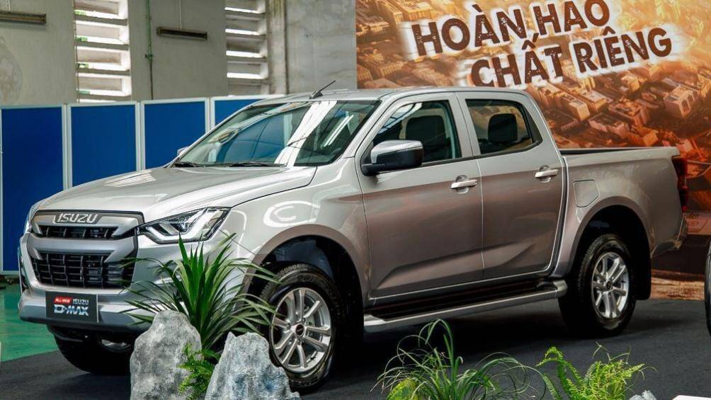 Phân khúc Bán tải: Isuzu D-Max Prestige MT có giá 640 triệu đồng