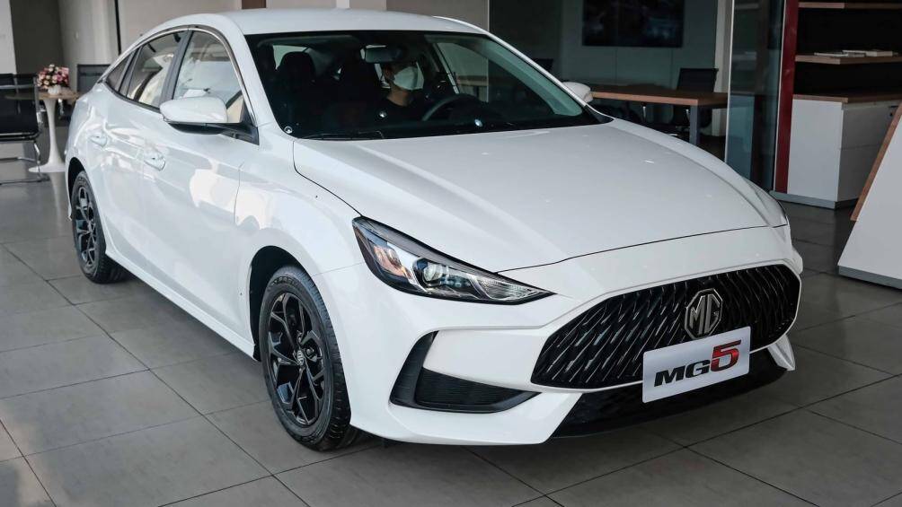 Phân khúc Xe gầm thấp hạng C: MG5 STD AT có giá 523 triệu đồng