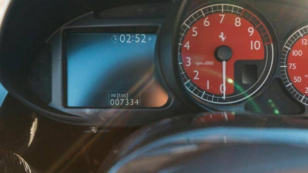 Tính đến thời điểm được đưa lên sàn đấu giá, ODO của xe đã đạt hơn 11.265 km