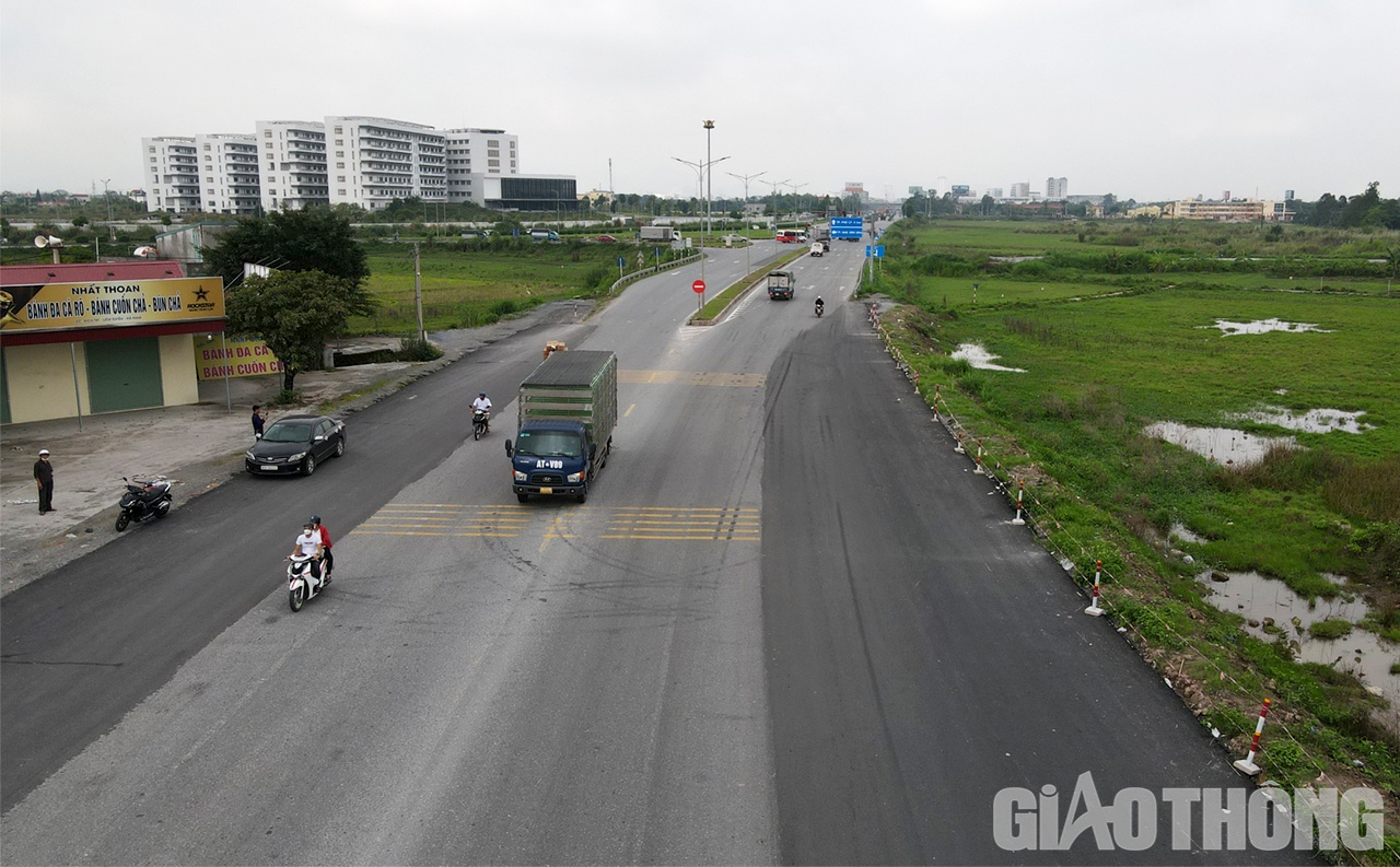 Đến thời điểm này nhà thầu đã thảm được 4/15km phần mở rộng. Trong đó, ưu tiên thảm trước những đoạn đã tắt lún và cấp thiết về giao thông (Đoạn Km 44 sát nút giao Liêm Tuyền, cao tốc Pháp Vân - Cầu Giẽ, đã không còn ùn tắc nhờ phần đường được thảm sớm, mở rộng).