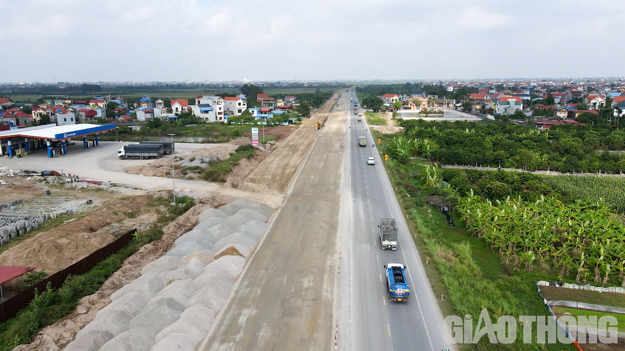 Những đoạn còn lại nhà thầu phấn đấu đến 31/12 năm nay sẽ thông xe kỹ thuật.