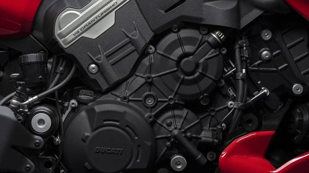 Khối động cơ V4 Granturismo mới có dung tích 1.158 cc cho công suất 168 mã lực và mô-men xoắn cực đại 126 Nm