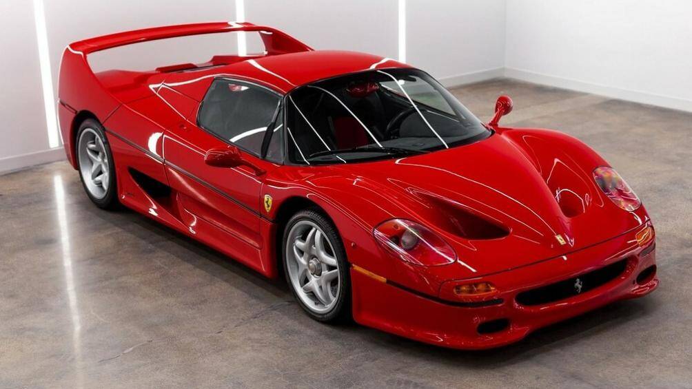 Đây là một trong số 349 chiếc siêu xe Ferrari F50 từng xuất xưởng trong 2 năm, từ 1995 - 1997, trên toàn thế giới