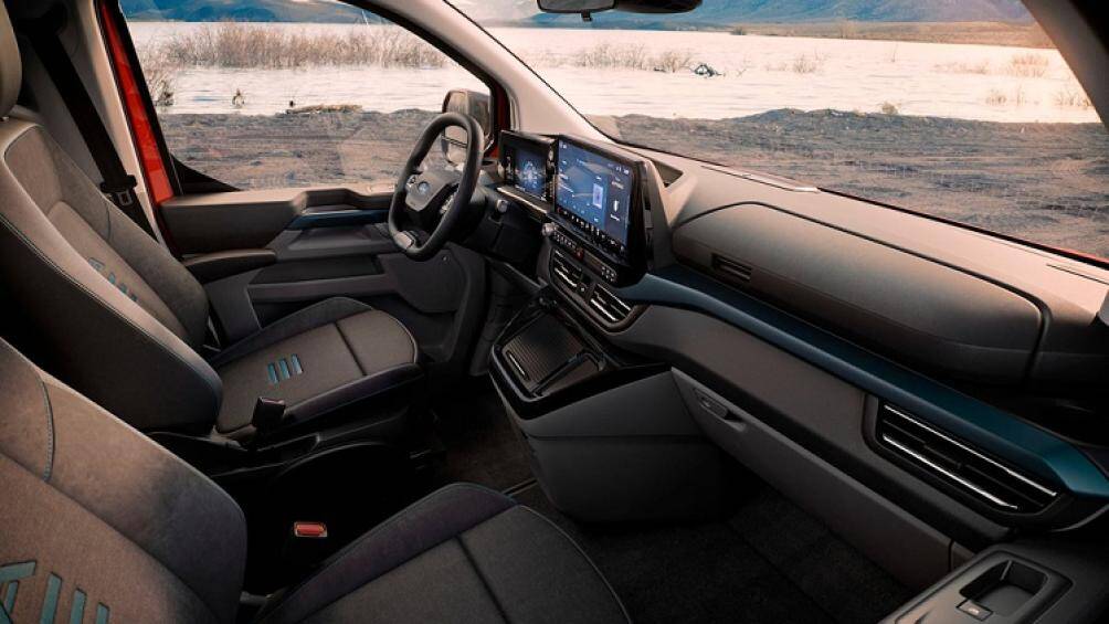 Hệ thống kiểm soát hành trình thích ứng với tính năng tự động đưa xe vào giữa làn đường, hỗ trợ đỗ xe chủ động hoàn toàn, camera 360 độ...