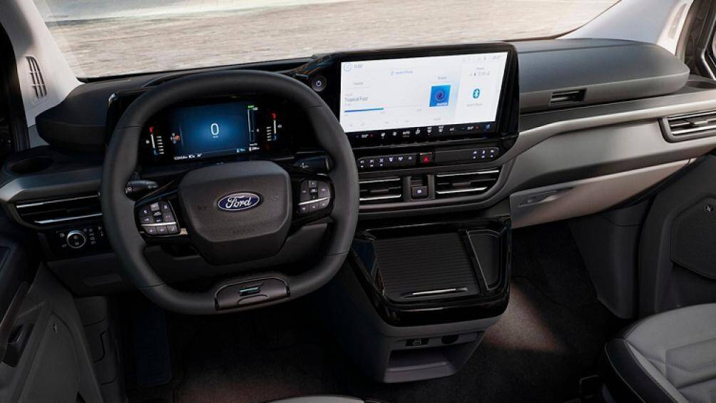 Bảng đồng hồ kỹ thuật số, màn hình cảm ứng trung tâm 13 inch, hệ thống âm thanh B&O 14 loa