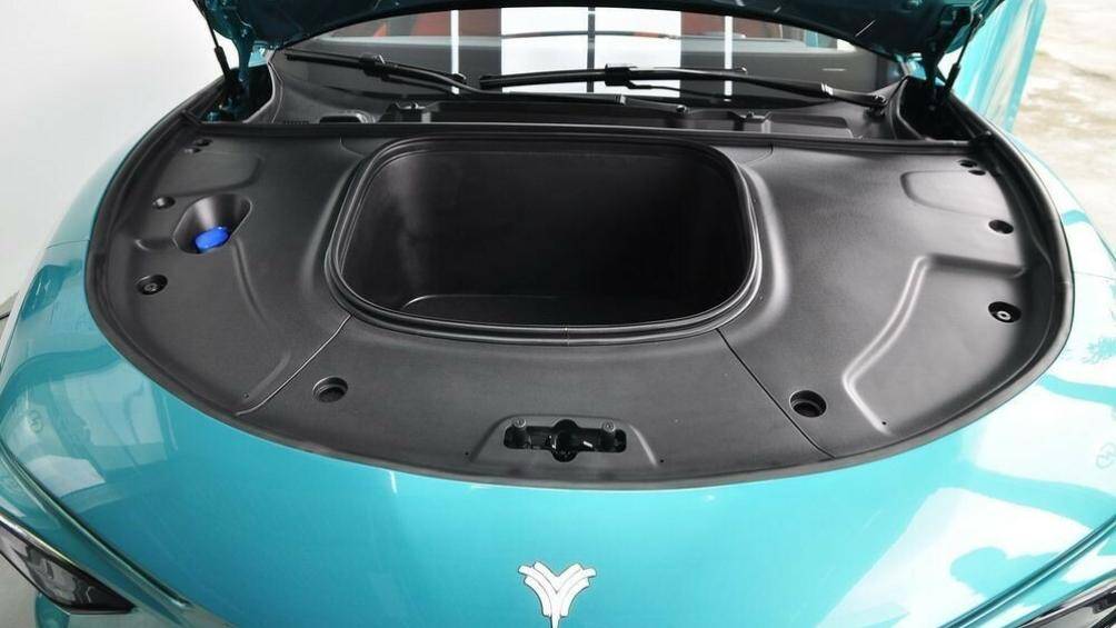 Sức mạnh của Neta S bắt nguồn từ 2 mô-tơ điện với công suất tổng cộng 340 kW (462 mã lực) và mô-men xoắn cực đại 620 Nm