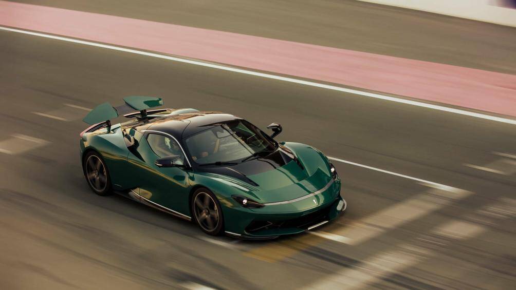 Tại đường đua Dubai Autodrome, chiếc hypercar Pininfarina Battista đã phá vỡ tổng cộng 6 kỷ lục tốc độ
