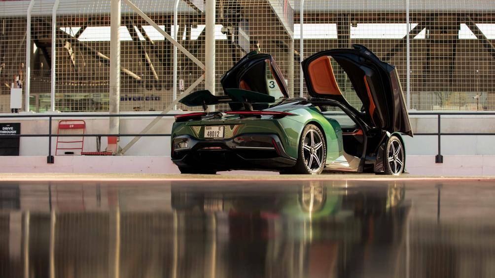 Kỷ lục về quãng đường phanh là xét riêng trong phạm vi các mẫu xe thuần điện, không tính xe dùng động cơ đốt trong hoặc xe hybrid