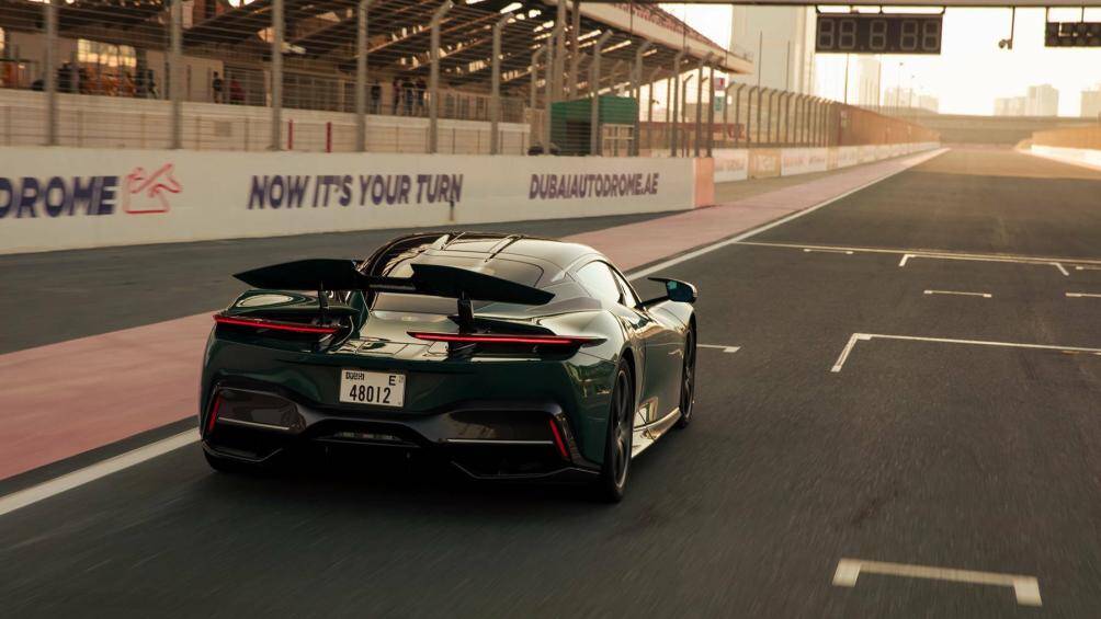 Siêu xe điện Pininfarina Battista được sản xuất giới hạn ở mức 150 xe, với giá không dưới 2,25 triệu USD/chiếc