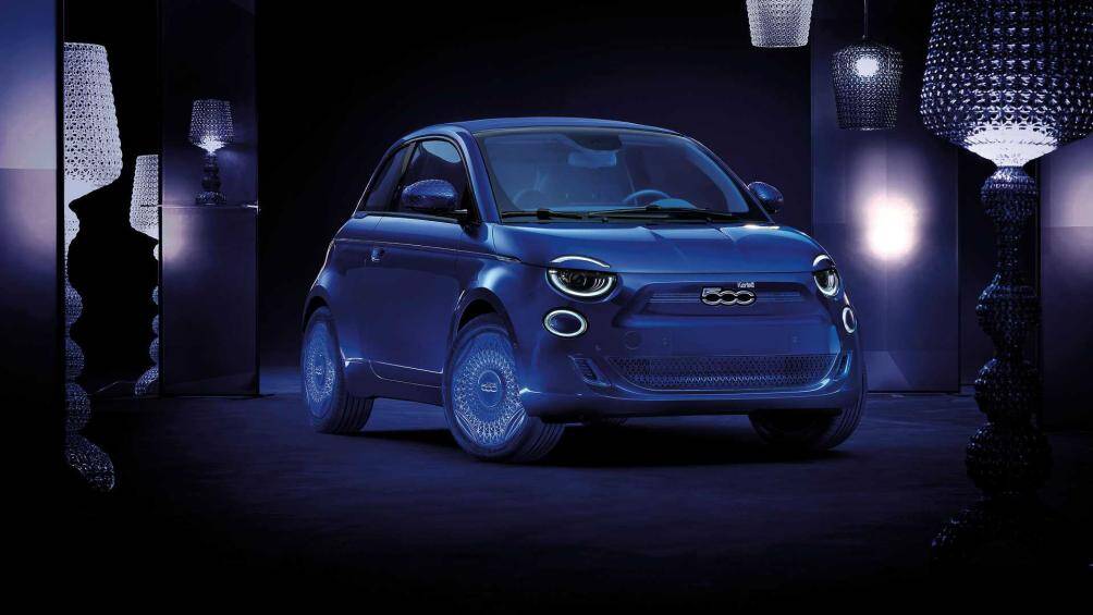 Mới đây, mẫu xe đô thị cỡ nhỏ Fiat 500e 2024 đã chính thức được ra mắt tại thị trường Mỹ cùng ba phiên bản độc nhất vô nhị