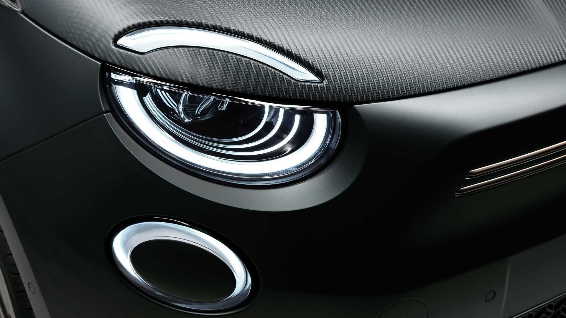 Cả ba phiên bản này đều được tùy chỉnh hoàn toàn từ trong ra ngoài, thể hiện thiết kế bền vững, thời trang và sang trọng