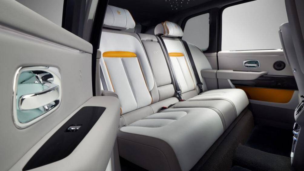 Đối với Fu-Shion, các nhà thiết kế đã tạo ra hai phong cách nội thất, gồm: Sự kết hợp đầy bắt mắt giữa Xanh Military Green, Xanh Navy Blue và Mandarin...