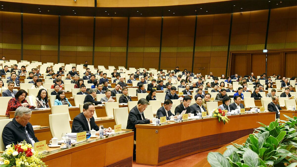 Theo chương trình, chiều nay, Hội nghị sẽ nghe Ủy viên Bộ Chính trị, Bí thư Trung ương Đảng, Trưởng ban Tổ chức Trung ương Trương Thị Mai báo cáo chuyên đề “Tiếp tục đổi mới phương thức lãnh đạo, cầm quyền của Đảng đối với hệ thống chính trị trong giai đoạn mới”. Ảnh - Quang Khánh/Đại biểu Nhân dân