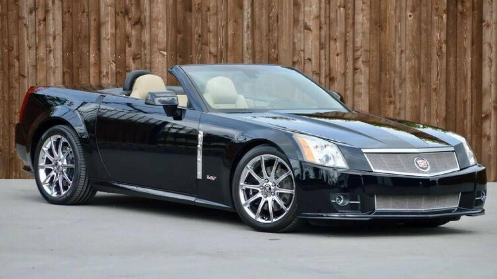 Cadillac XLR: Giá bán 11.800 USD (290 triệu đồng)