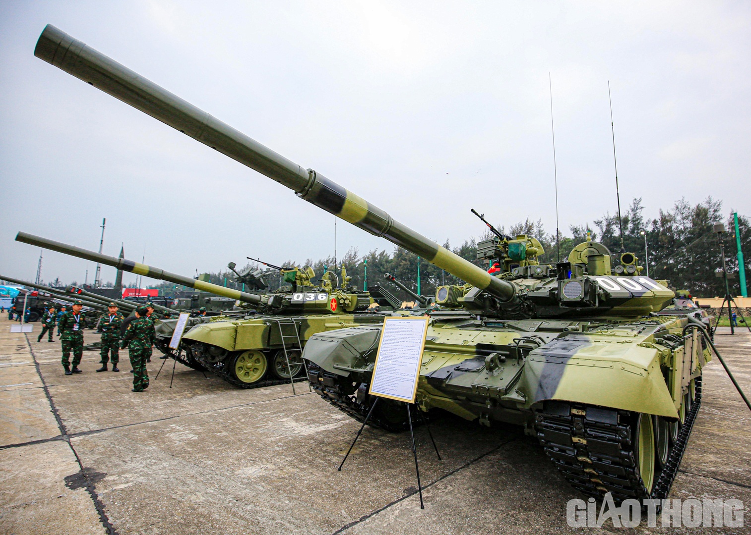 Bên cạnh đó, nhiều vũ khí, khí tài hiện đại cũng được các đơn vị trong và ngoài nước mang đến để trưng bày tại triển lãm.