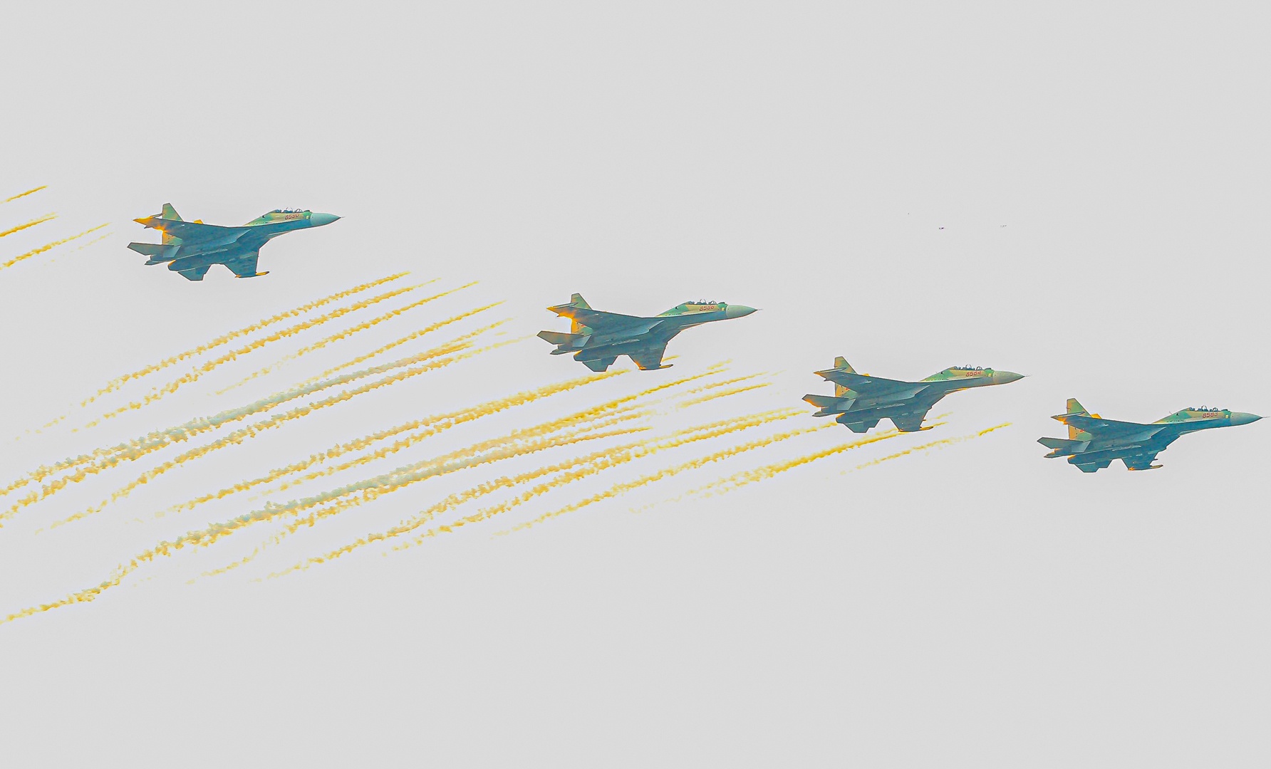 Đạn mồi bẫy được trang bị trên hầu hết các chiến đấu cơ phản lực hiện đại để chống lại các tên lửa phòng không của đối phương.