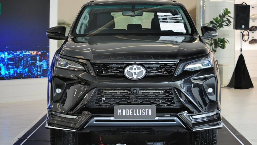 Tương tự bản Vios Modellista trước đó, Toyota Fortuner Modellista 2023 cũng chỉ thay đổi nhẹ ở ngoại hình