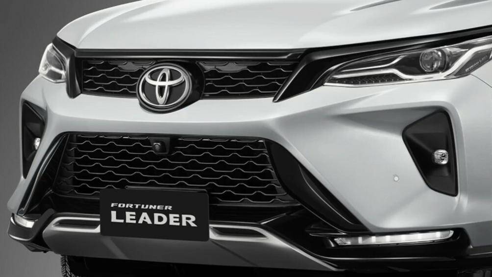 Gói phụ kiện Modellista có giá 69.500 Baht (48,5 triệu đồng) cho Toyota Fortuner Leader và 59.500 Baht (41,5 triệu đồng) cho Fortuner Legender