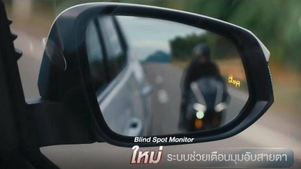 Toyota Fortuner Leader 2023 có 3 bản trang bị và giá bán dao động từ 1,371 - 1,56 triệu Baht (khoảng 957 triệu đến 1,08 tỷ đồng)