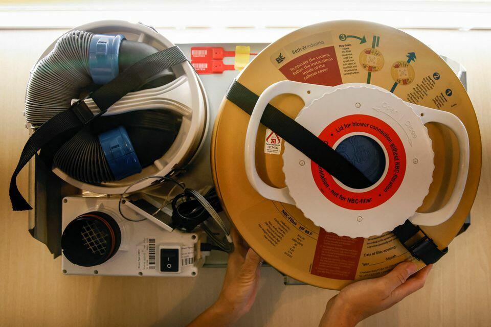 Đặc biệt, ngày 4/10 vừa qua, Triều Tiên lần đầu tiên phóng tên lửa đạn đạo ngang qua lãnh thổ Nhật Bản kể từ năm 2017. Một tháng sau, Bình Nhưỡng tiếp tục phóng tên lửa đạn đạo liên lục địa rơi xuống vùng đặc quyền kinh tế của Nhật Bản, cách bờ biển nước này 200km. Ảnh - Reuters