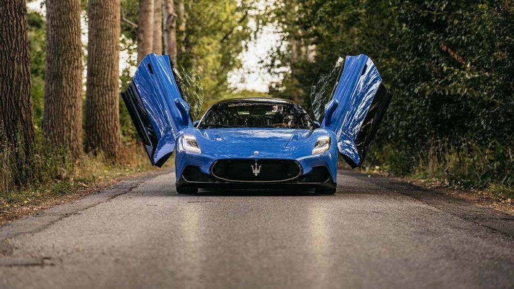 Tại Mỹ, Maserati MC20 có giá từ 210.000 USD. Tại Việt Nam, nhà phân phối chính hãng chào bán từ 16,5 tỷ đồng