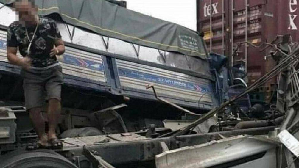 Vụ tai nạn khiến bà Bùi Thị L. tử vong tại hiện trường, 2 lái xe bị thương.