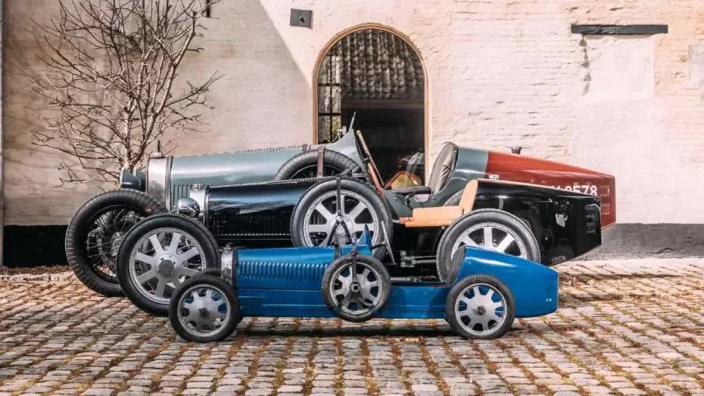 Baby Bugatti II là một dòng xe đồ chơi với kích thước nhỏ nhắn mô phỏng lại dòng xe Type 35 lừng danh