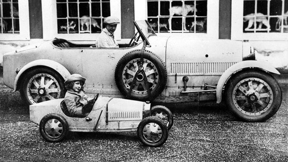 Kích thước xe bằng 75% so với bản gốc nhưng thiết kế gần như được tái tạo nguyên bản