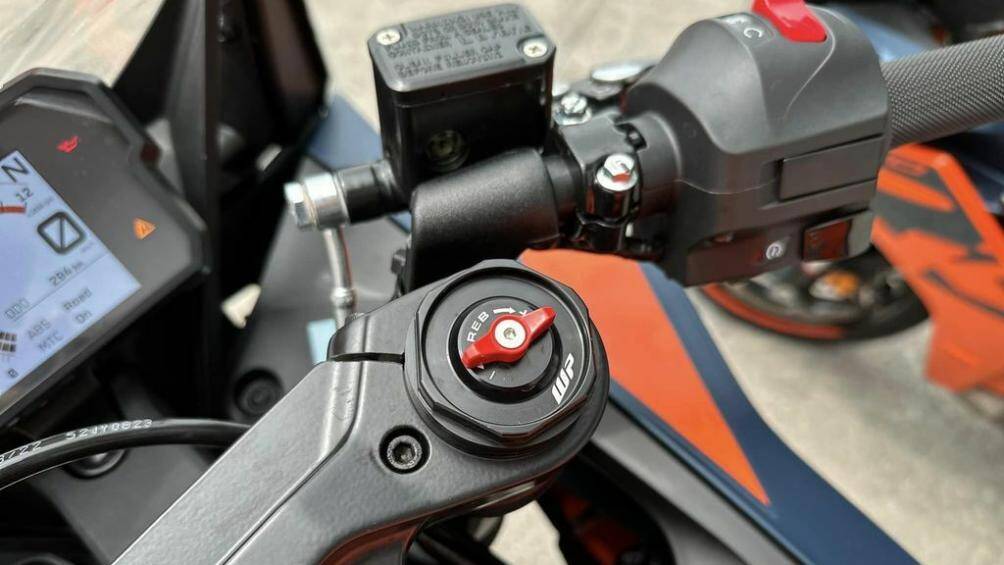 Xe trang bị động cơ xy-lanh đơn, dung tích 373 cc, DOHC, làm mát bằng chất lỏng, cho công suất 44 mã lực và mô-men xoắn 37 Nm