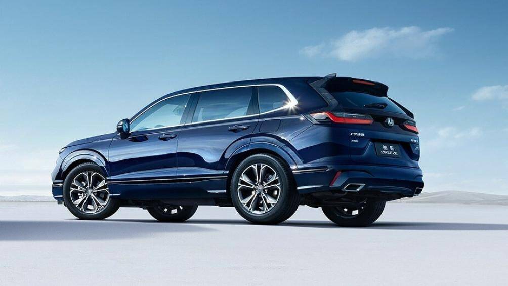 Đuôi xe Honda Breeze 2023 gây ấn tượng với cụm đèn hậu LED được thiết kế hiện đại, bắt mắt