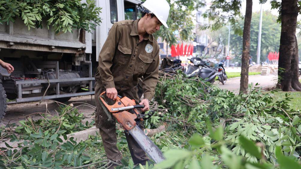 Giai đoạn 2 sẽ được thực hiện sau khi tổng kết vận hành giai đoạn 1, nghiên cứu mở rộng hơn đối với các đoạn tuyến phố xung quanh hồ Thiền Quang (phố Quang Trung, phố Nguyễn Du, phố Trần Bình Trọng) và vùng phụ cận (kết nối các tuyến phố lân cận, các khu biểu diễn và các công trình kiến trúc nổi bật).