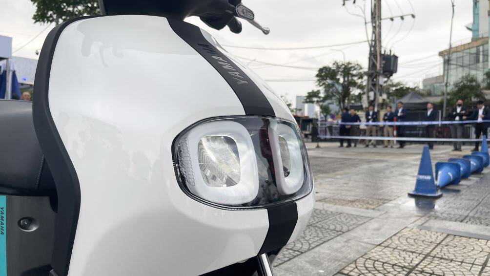 Đèn chiếu sáng trên Yamaha Neo's sử dụng là loại LED