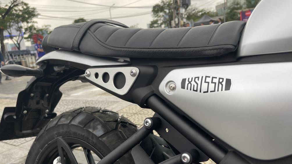 Ngoài ra, XS155R còn được trang bị bộ ly hợp A&S, làm giảm lực kéo của cần ly hợp, đem đến khả năng chuyển số mượt mà trong