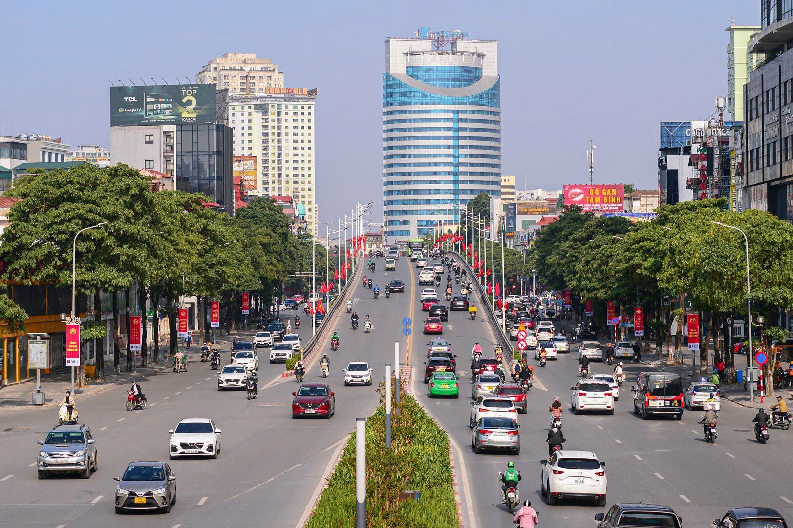 Ảnh chụp tại đường Trần Duy Hưng hướng đi Nguyễn Chí Thanh