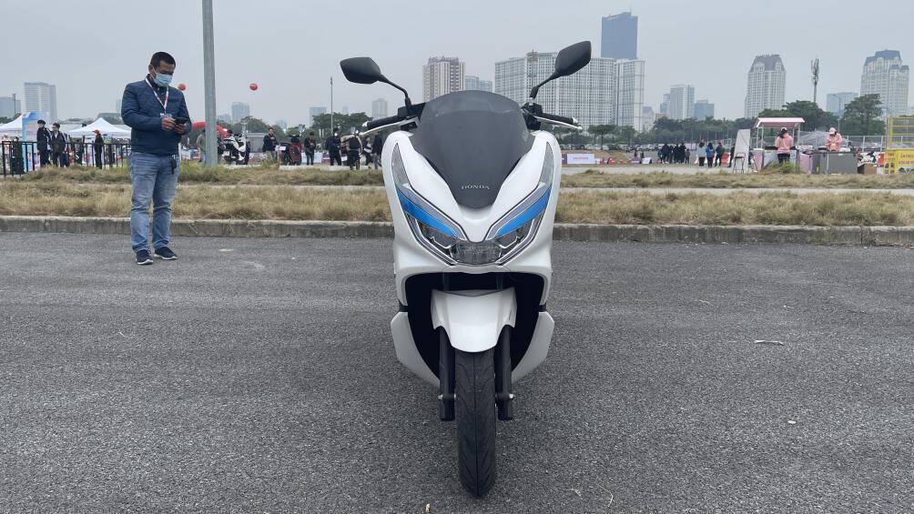 Qua trải nghiệm, mẫu xe cho khả năng tăng tốc tốt song nếu chưa quen có thể sẽ bị giật cục khi thốc ga