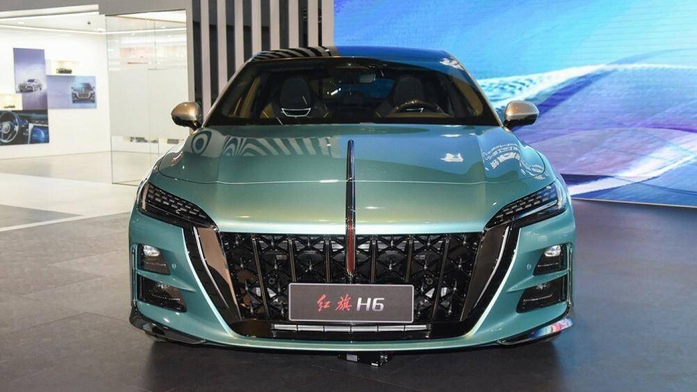Dự kiến, hãng Hồng Kỳ sẽ bắt đầu nhận cọc cho H6 mới vào mùa xuân năm nay. Trong năm 2023, thương hiệu này sẽ ra mắt tổng cộng 5 mẫu xe, bao gồm 2 ô tô điện