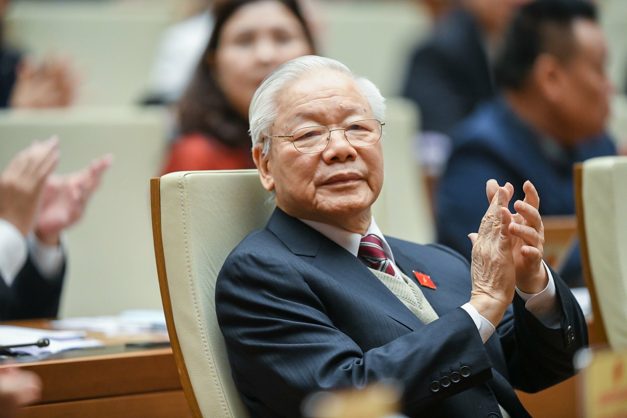 Theo bà Thanh, công tác nhân sự là công việc thường xuyên và là việc làm hệ trọng. Tổng Bí thư Nguyễn Phú Trọng đã nhắc nhiều lần tại các kỳ tổng kết, công tác cán bộ của Đảng là "then chốt của then chốt". Lúc sinh thời, Bác Hồ đã có nhiều lời giáo huấn và chỉ dạy trong lựa chọn công tác cán bộ. Ảnh: Tổng Bí thư dự phiên khai mạc kỳ họp bất thường lần thứ hai, Quốc hội khóa XV.