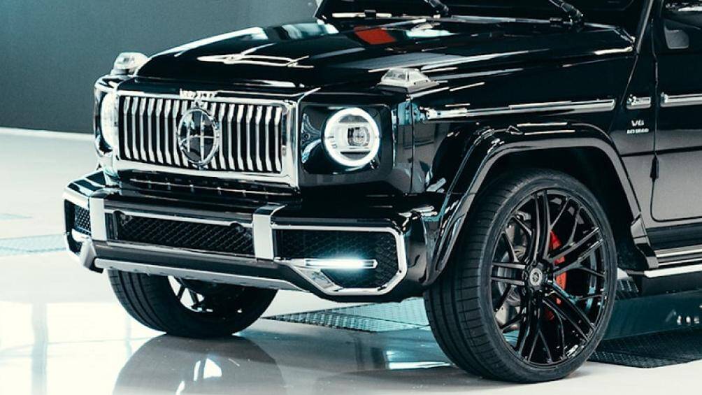 Xe được trang bị cửa có bản lề phía sau và một loạt các cải tiến sang trọng khác