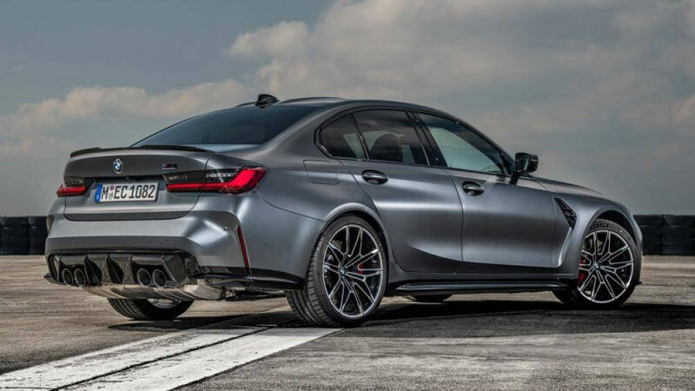 3. BMW M3 Competition Sedan M xDrive (thời gian tăng tốc từ 0-96 km/h: 3,4 giây)
