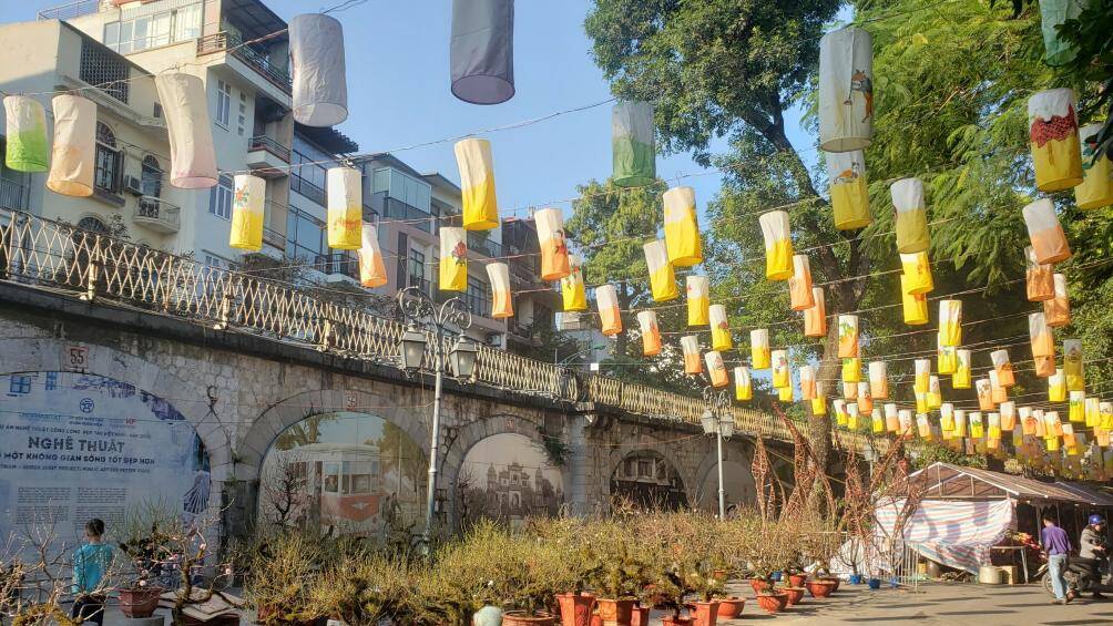 Phố bích họa Phùng Hưng (phường Hàng Mã, quận Hoàn Kiếm, TP. Hà Nội) chính thức ra mắt và đi vào hoạt động từ năm 2018.