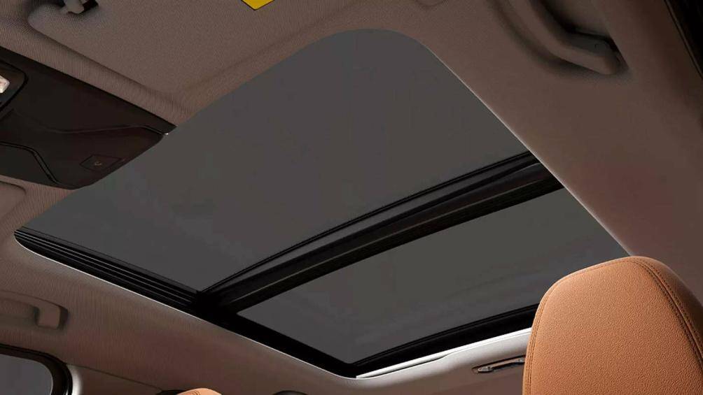Giá khởi điểm tham khảo của BMW 3-Series Gran Limousine 2023 là 70.870 USD