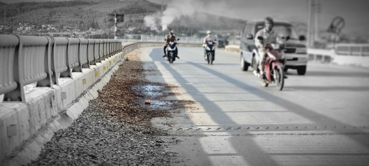 Theo báo cáo của cơ quan chức năng tỉnh Quảng Ninh, từ ngày 15/1-28/12/2022, lực lượng chuyên trách trên địa bàn đã tiến hành kiểm tra, xử lý nhiều trường hợp xe chở gỗ keo, dăm gỗ vi phạm. Chỉ tính riêng Trạm Kiểm tra tải trọng xe Quảng Ninh đã phát hiện, xử lý 125 trường hợp xe vận tải gỗ, dăm gỗ. Lỗi chủ yếu mà đơn vị này kiểm tra, phát hiện là quá tải trọng thiết kế, vượt chiều cao thành, thùng, vi phạm quy định về bảo vệ môi trường.