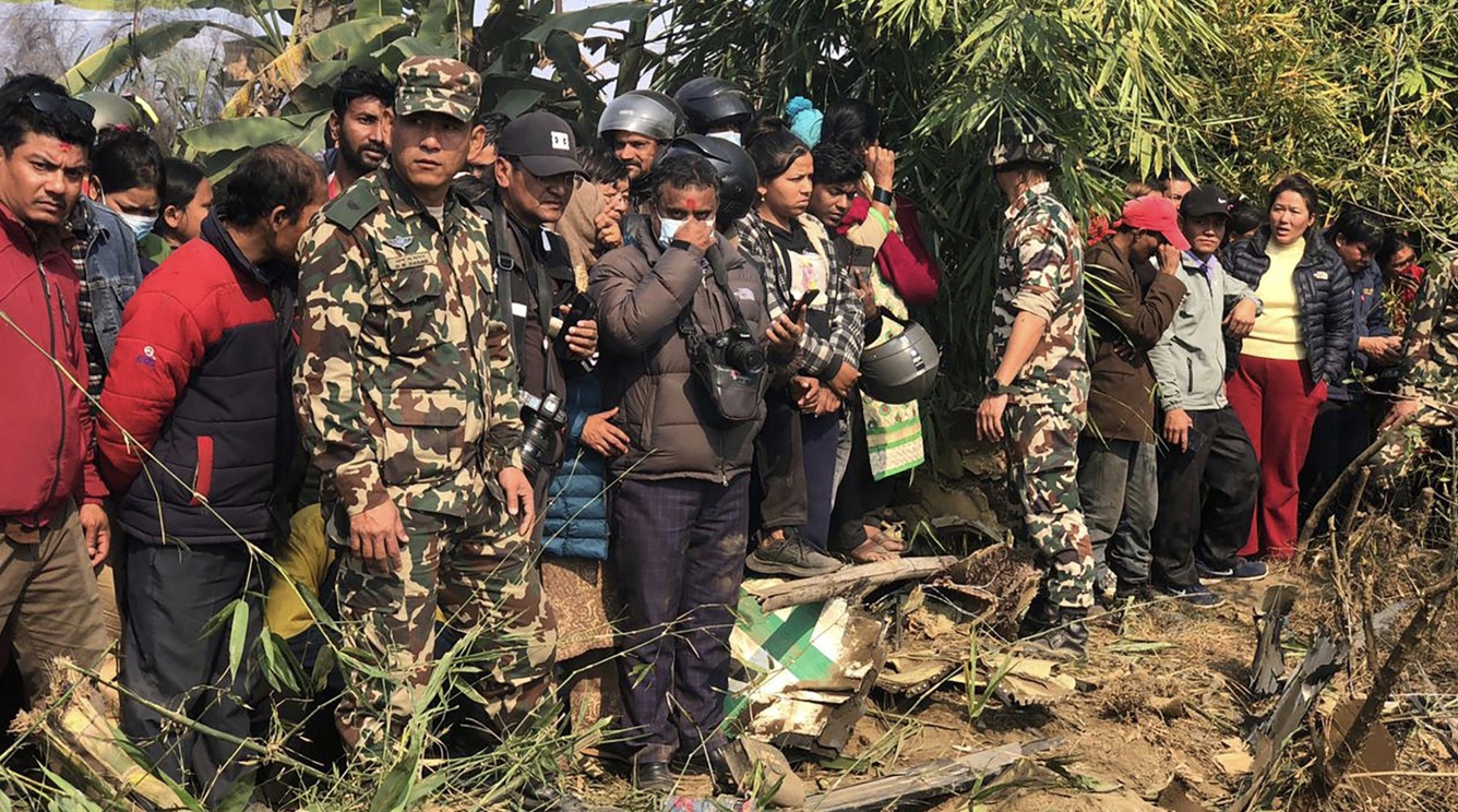 Thủ tướng Nepal Pushpa Kamal Dahal đã tổ chức cuộc họp nội các khẩn cấp, kêu gọi lực lượng an ninh, người dân địa phương chung tay vào nỗ lực cứu hộ.