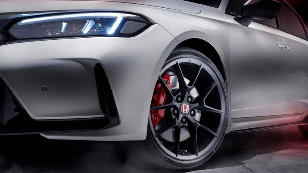 Với sản lượng thấp và nhu cầu của khách hàng cao nên thời gian giao Honda Civic Type R 2023 cho người mua dự kiến sẽ kéo dài đến 2-3 năm