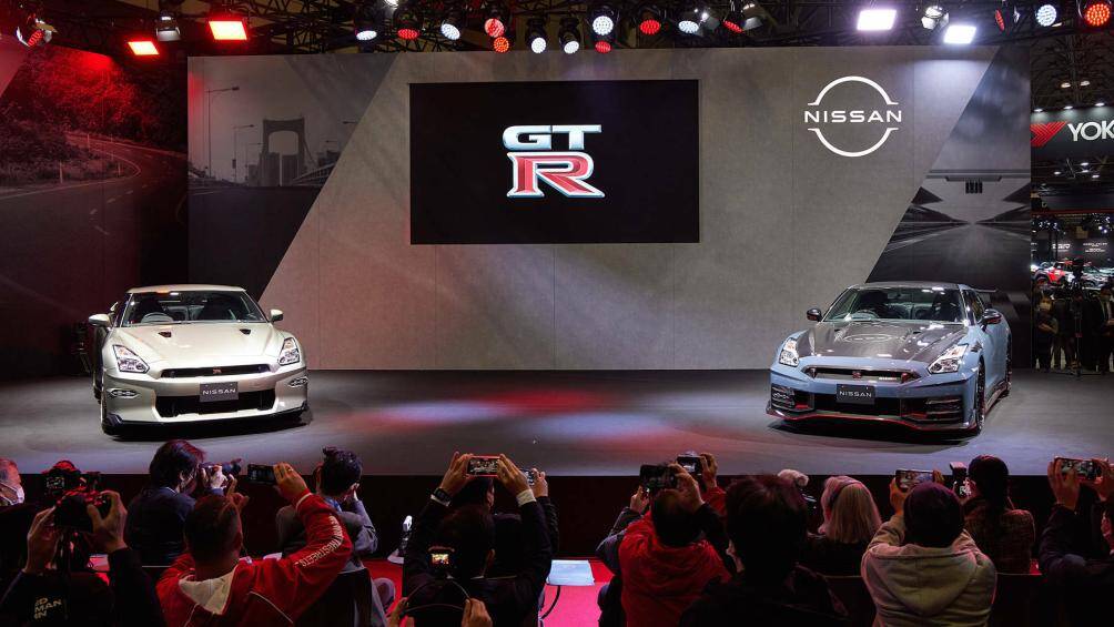 Bên cạnh GT-R và GT-R NISMO tiêu chuẩn, Nissan còn giới thiệu thêm biến thể đặc biệt GT-R Premium Edition T-Spec và GT-R NISMO Special Edition