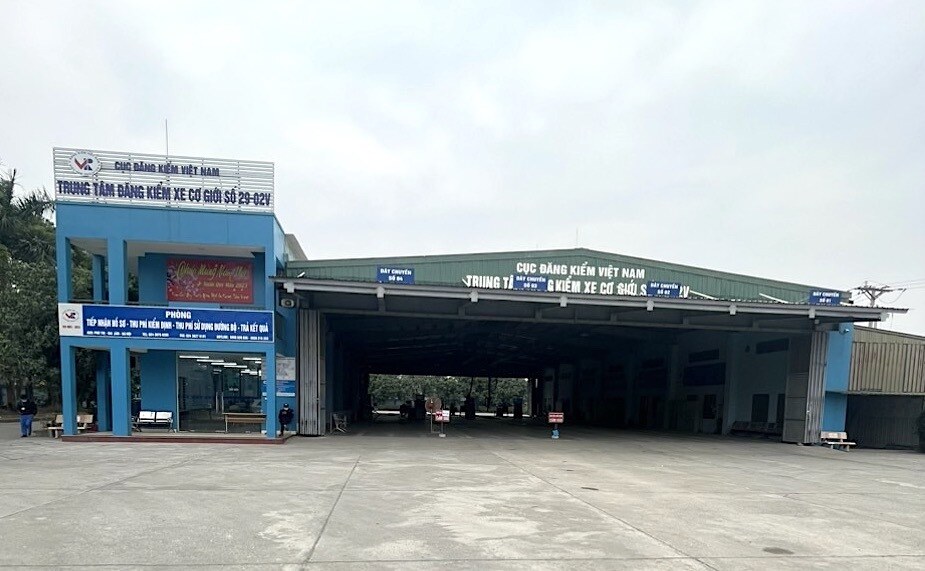 Trước đó, khoảng 17h ngày 28 Tết, trung tâm đăng kiểm 29-02V ở TP Hà Nội cũng không còn xe xếp hàng chờ kiểm định