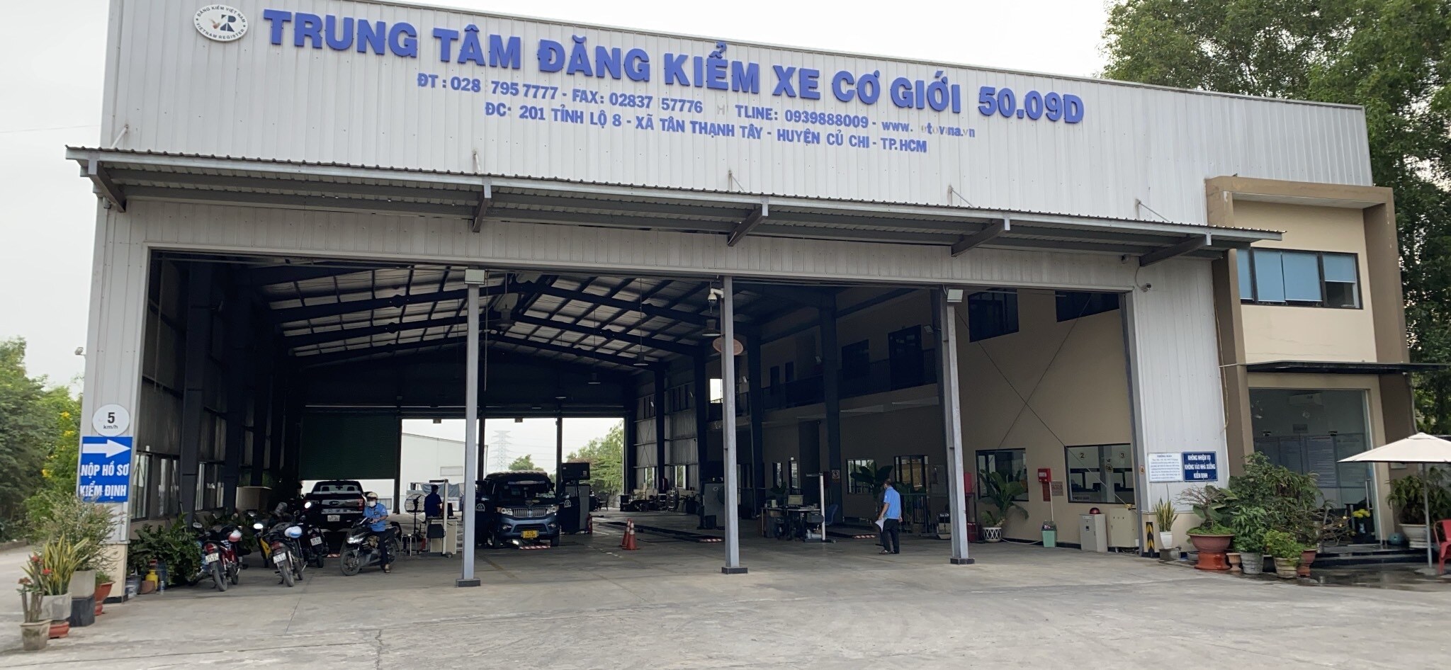 Theo lịch nghỉ Tết, các trung tâm đăng kiểm trên cả nước sẽ bắt đầu hoạt động lại từ ngày 6/1 Âm lịch (tức ngày 27/1/2023)
