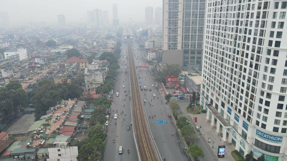 Khung cảnh khác thường của một Hà Nội ngày thường vốn chật chội.